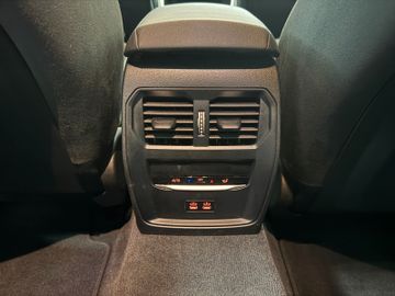 BMW 330 i Touring xDrive M Sport Navi LED Kamera