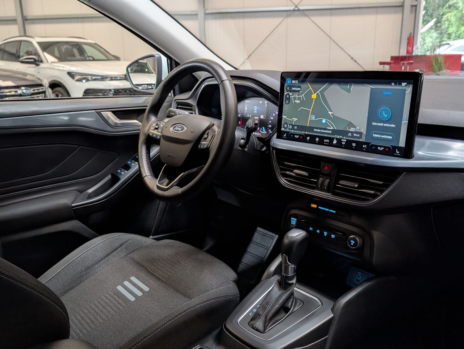 Fahrzeugabbildung Ford Focus Limo EB Active SHz LED Navi ACC Kamera 17"