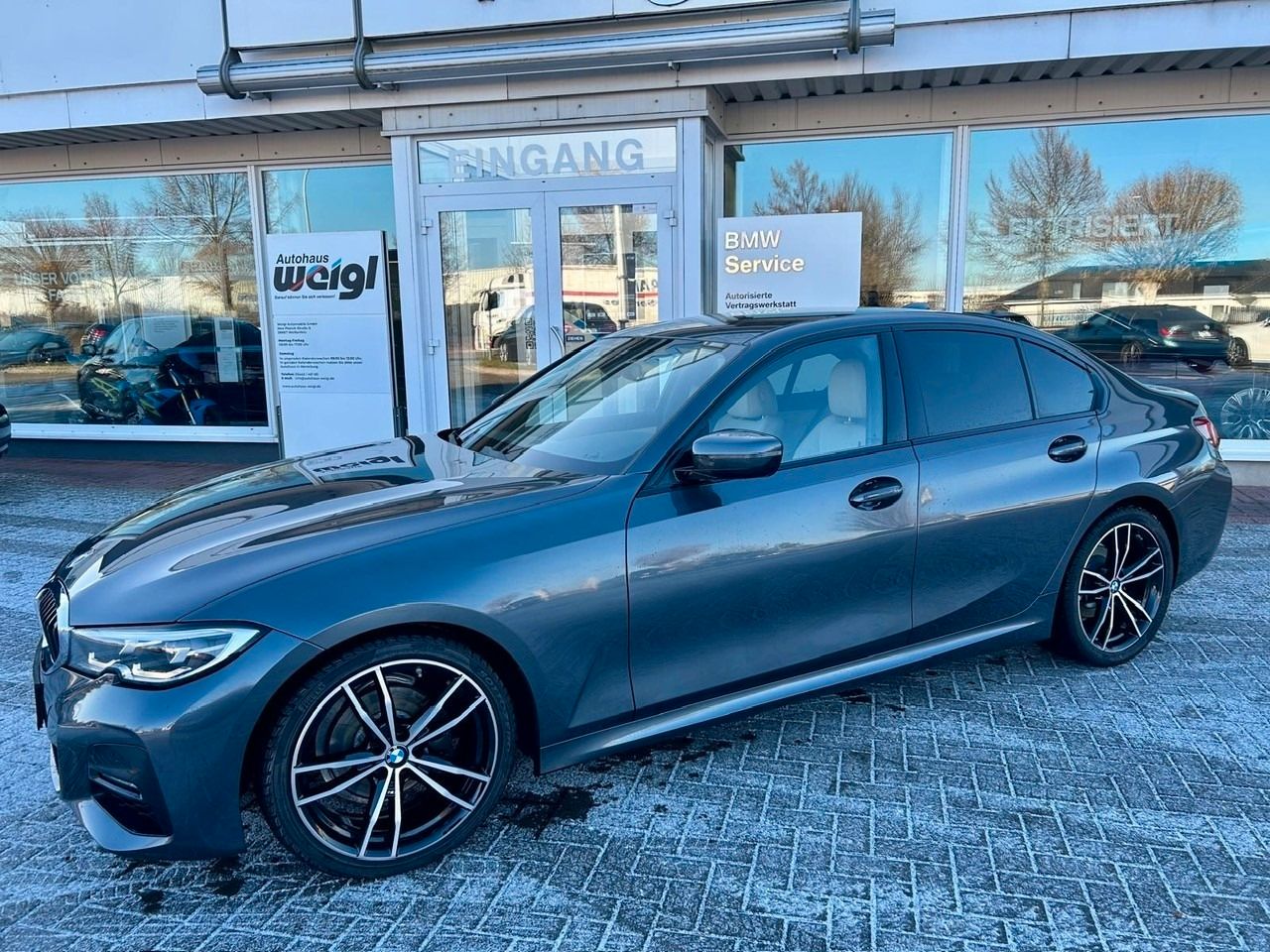 Fahrzeugabbildung BMW 320d M Sport +PDC+LiveCockpitPlus+LED-Scheinwerf