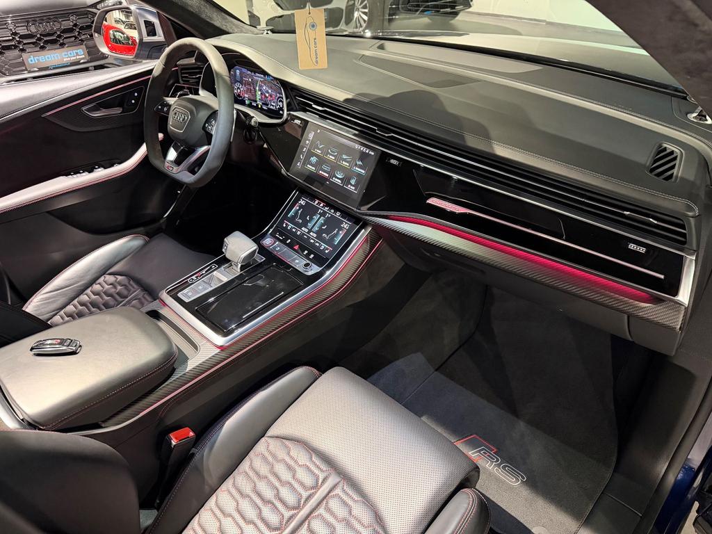 Audi RSQ8
