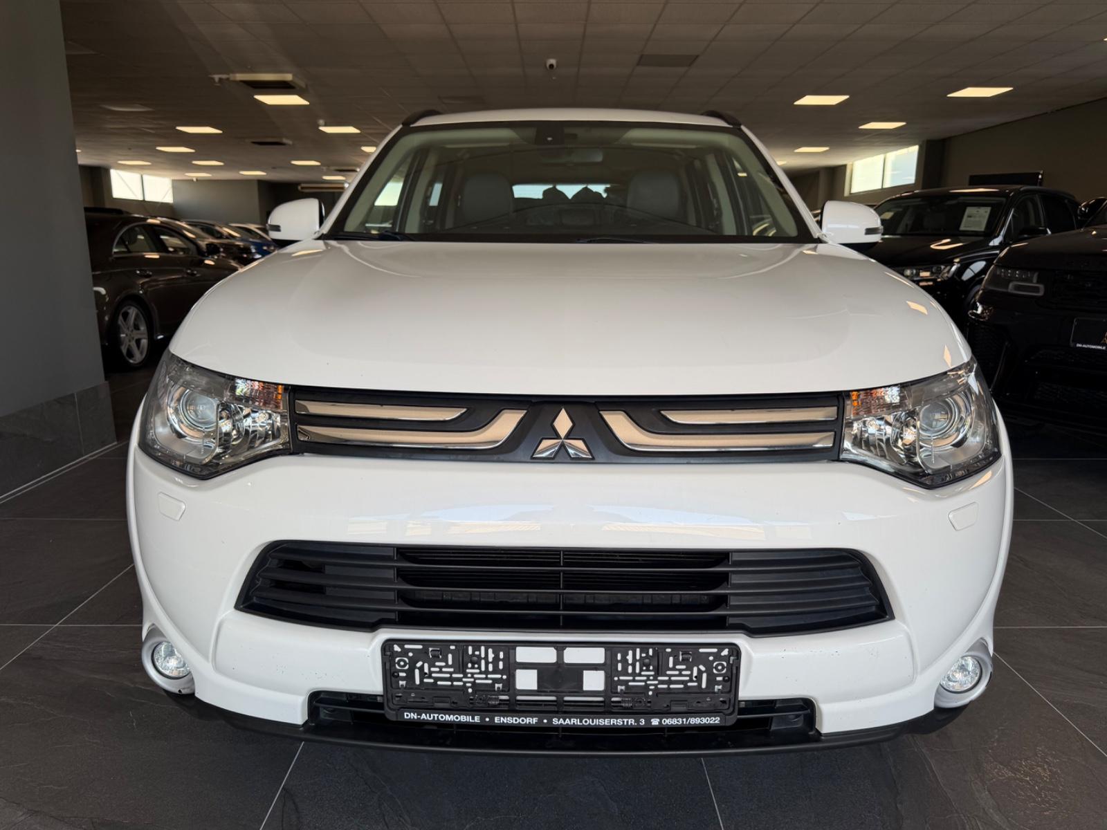 Mitsubishi Outlander Intense Premium  4WD °7Sitze/Leder/Nav