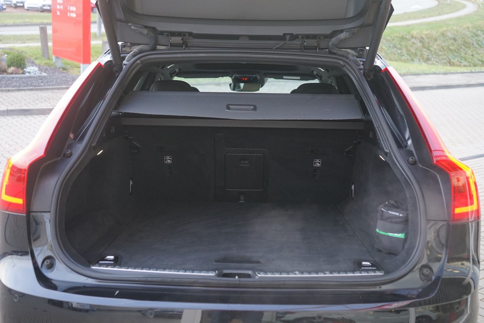 Volvo V90 T4 R Design Navi LED Head-Up Kamera foto 11
