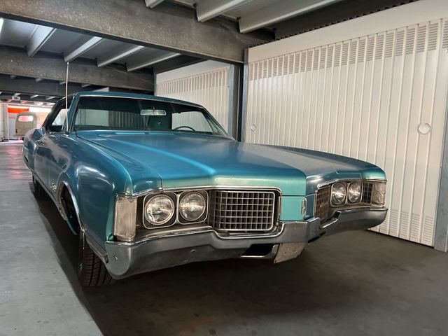 Oldsmobile Holiday 98