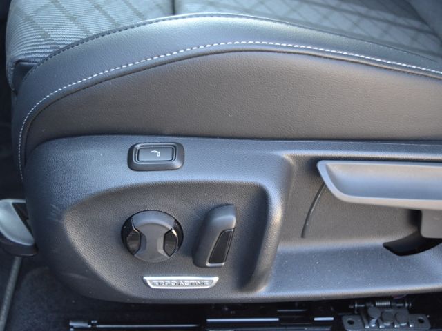 Passat Variant 2.0 TDI DSG R-Line VOLL/BLACK-STY