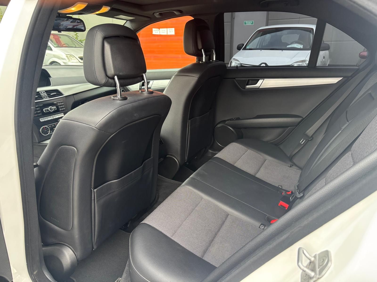 Fahrzeugabbildung Mercedes-Benz C 350 CDI Limo Aut. AMG Line-NAV-XENON-PANORAMA-