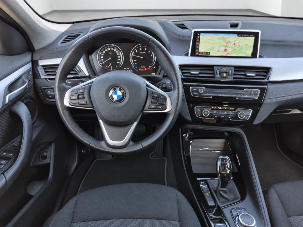 BMW X2 sDrive18i Aut. Advantage Driving Assistant – Bild 21