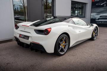2015 Ferrari 488 GTB 照片 9