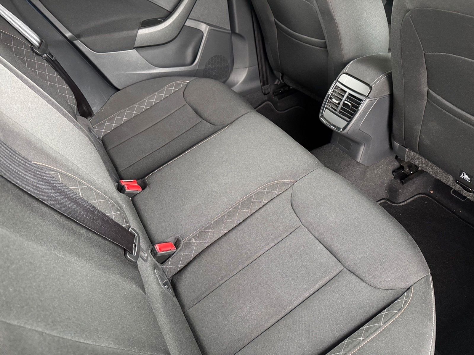 Fahrzeugabbildung SKODA Kamiq Ambition 1.0 TSI