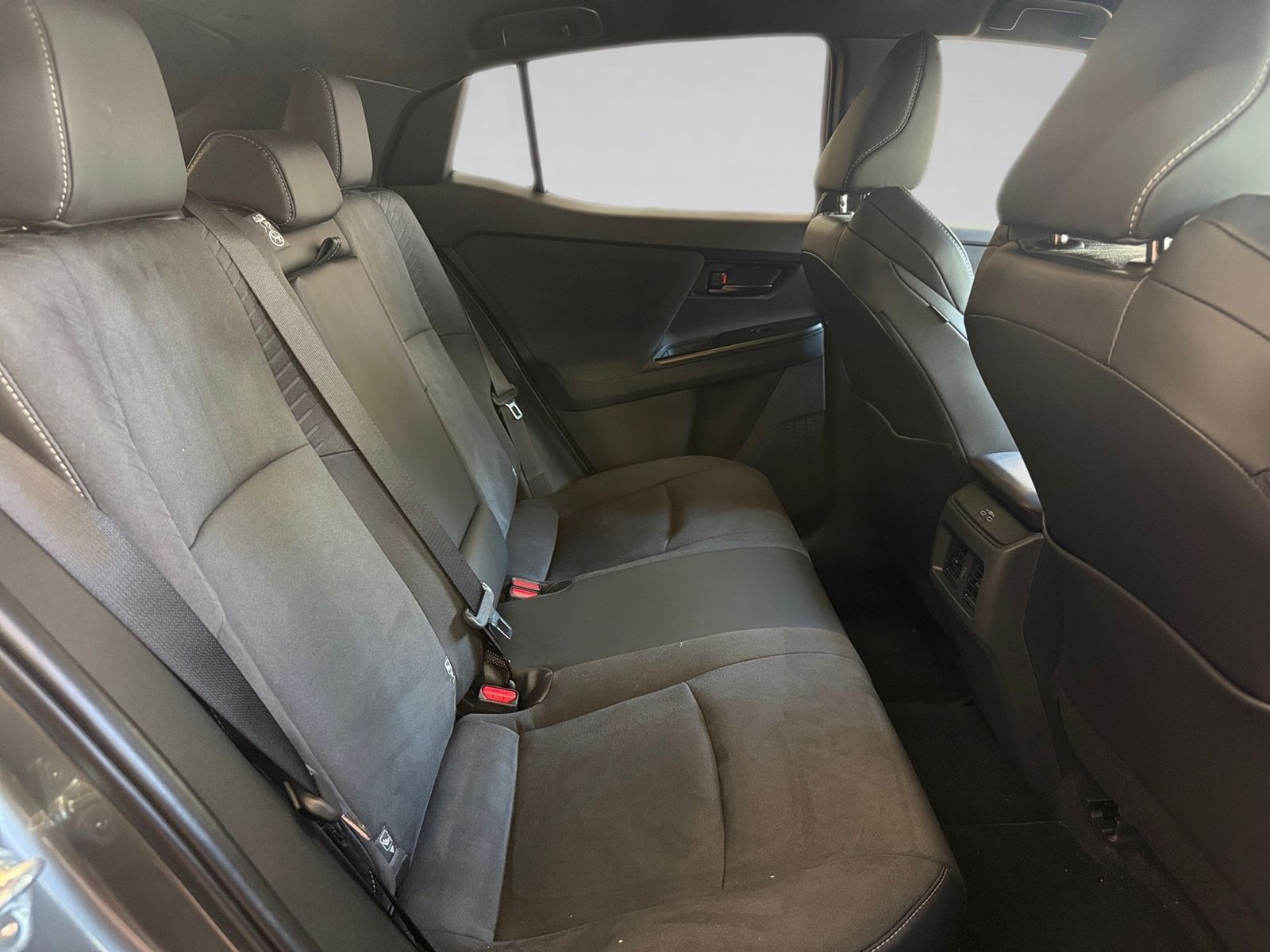 Fahrzeugabbildung Toyota C-HR+ Lounge 4x4 AWD 77 KW, 360,SHZ,el.Heck