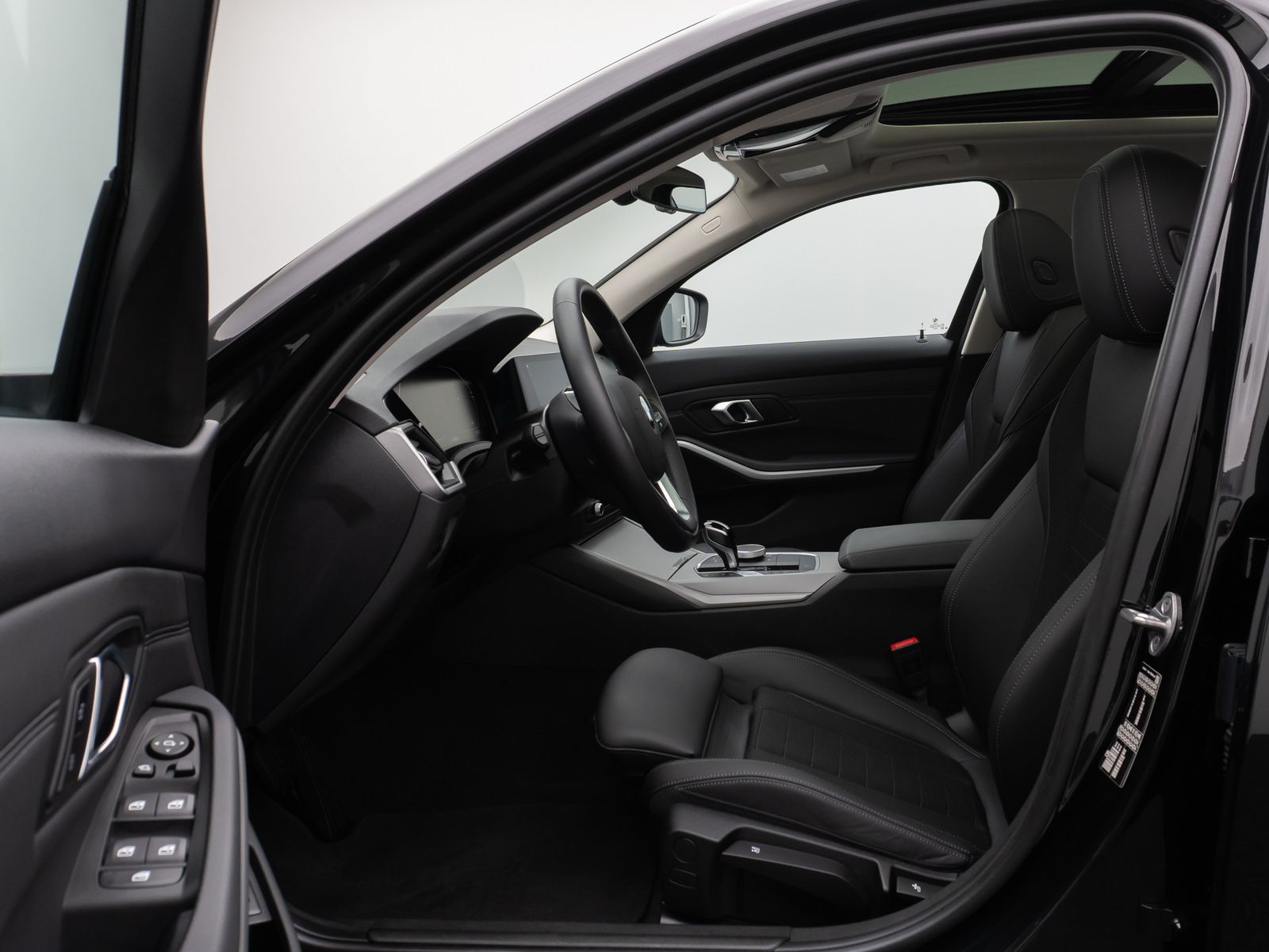 Fahrzeugabbildung BMW 318i GeschwindigReg DAB Alarm Kamera Sportsitz