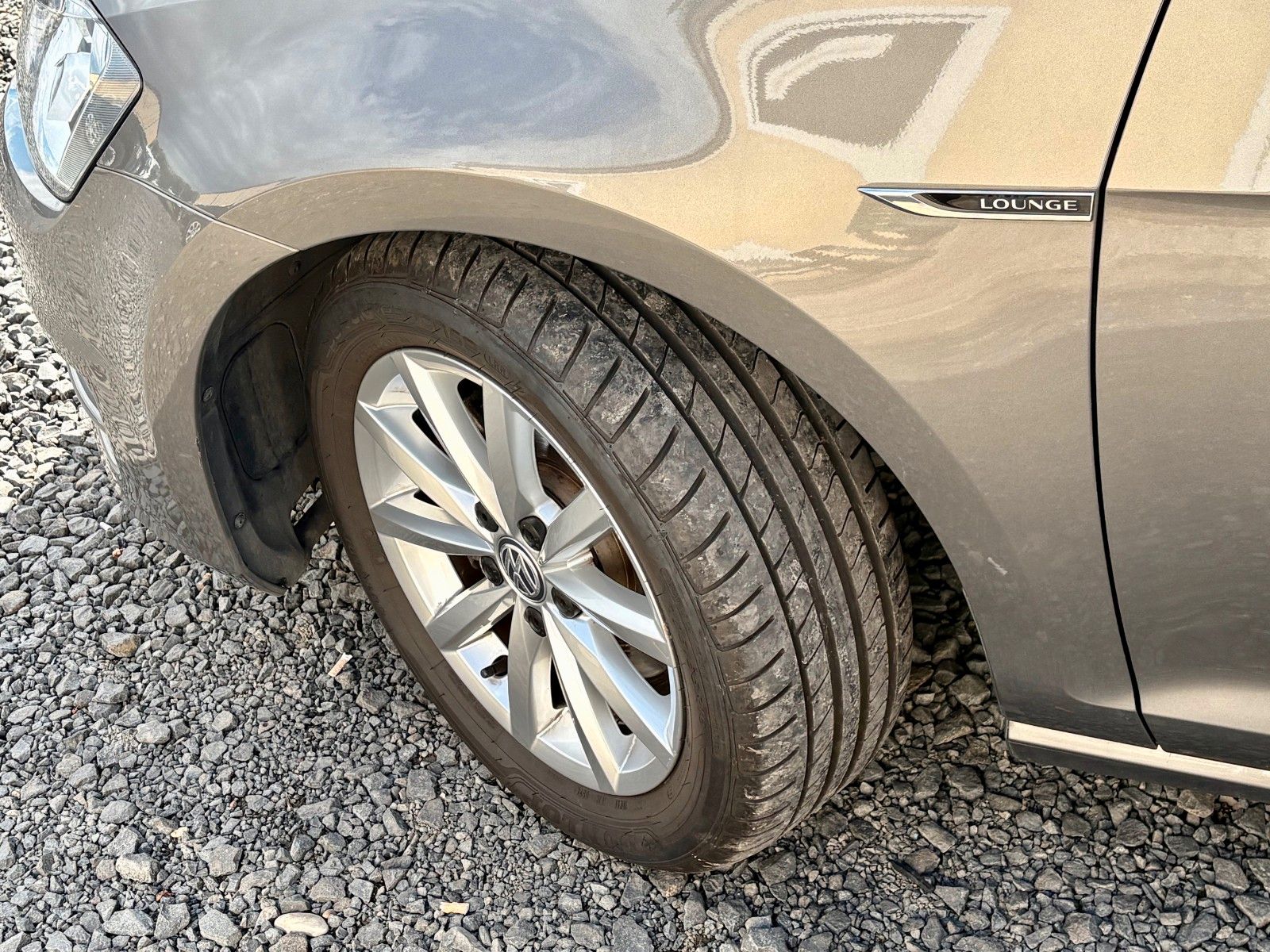 Fahrzeugabbildung Volkswagen Golf VII 1.2 TSI Variant Lounge 1.HAND SCHECKHEF