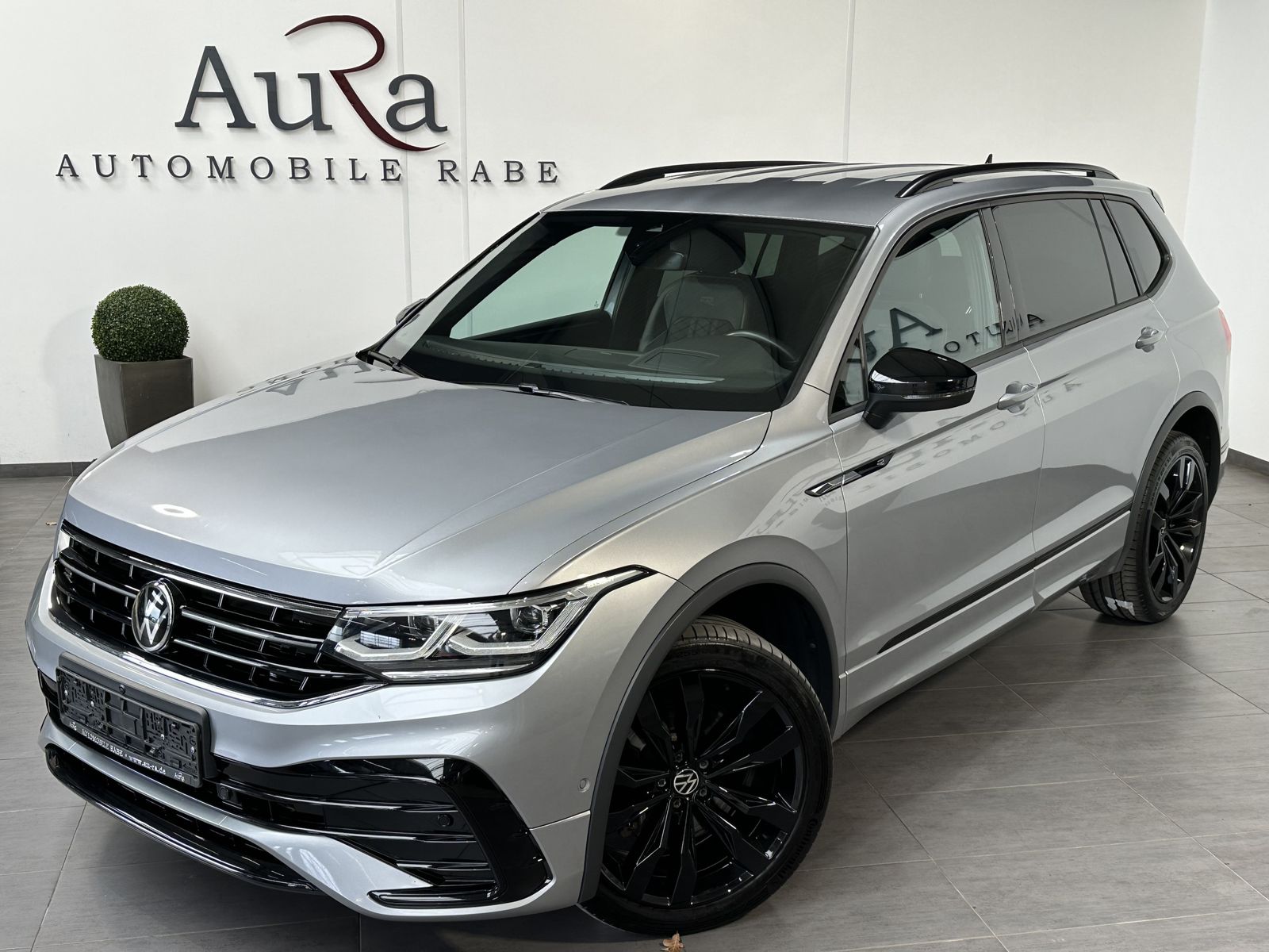 Fahrzeugabbildung Volkswagen Tiguan Allspace 4M R-Line Black NAV+LED+AHK+360°
