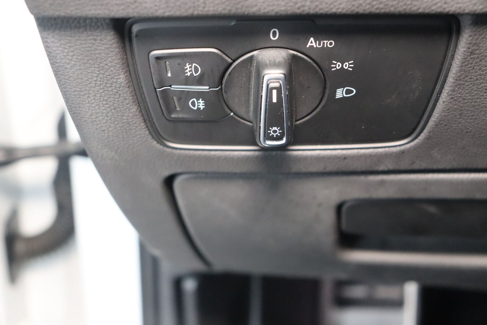 Fahrzeugabbildung Volkswagen Passat Variant 2.0 TSI R-Line 4Motion