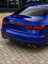 Audi S8 TFSI quattro tiptronic - - blaue Audi S8