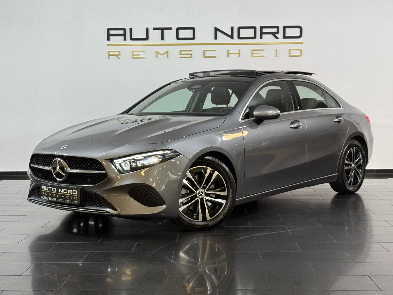 MERCEDES-BENZ A 200 d *Pano*Distronic*Multibeam*Kamera*Virtual