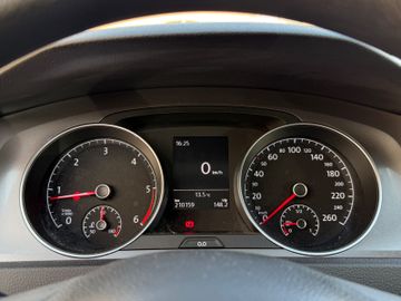 Volkswagen Golf - 9