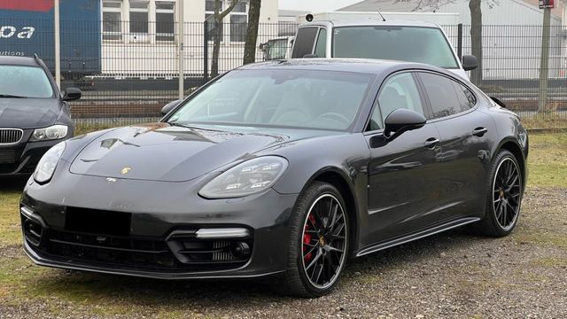 Porsche Panamera 4 S Parkschaden vorne