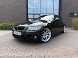 BMW 320d Coupé E92 Automatik | M-Paket Facelift - BMW 3er Reihe aus 2011: Facelift