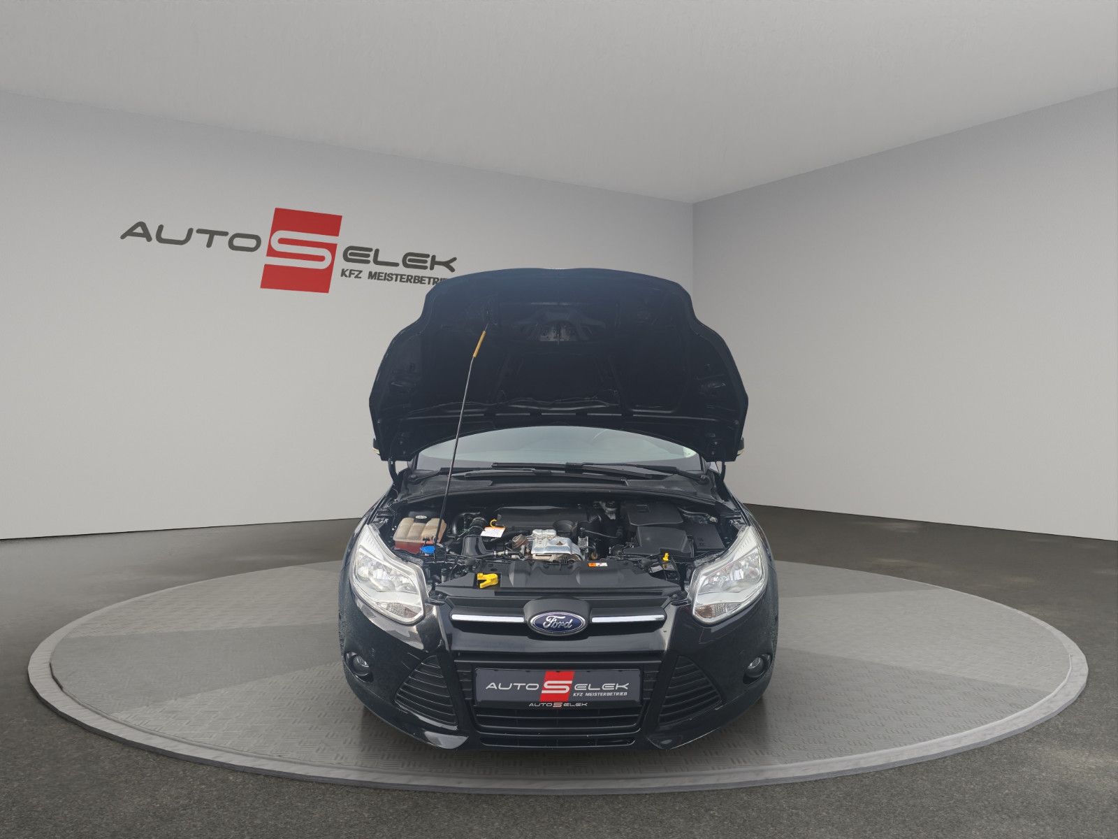 Fahrzeugabbildung Ford Focus Turnier Champions Edition