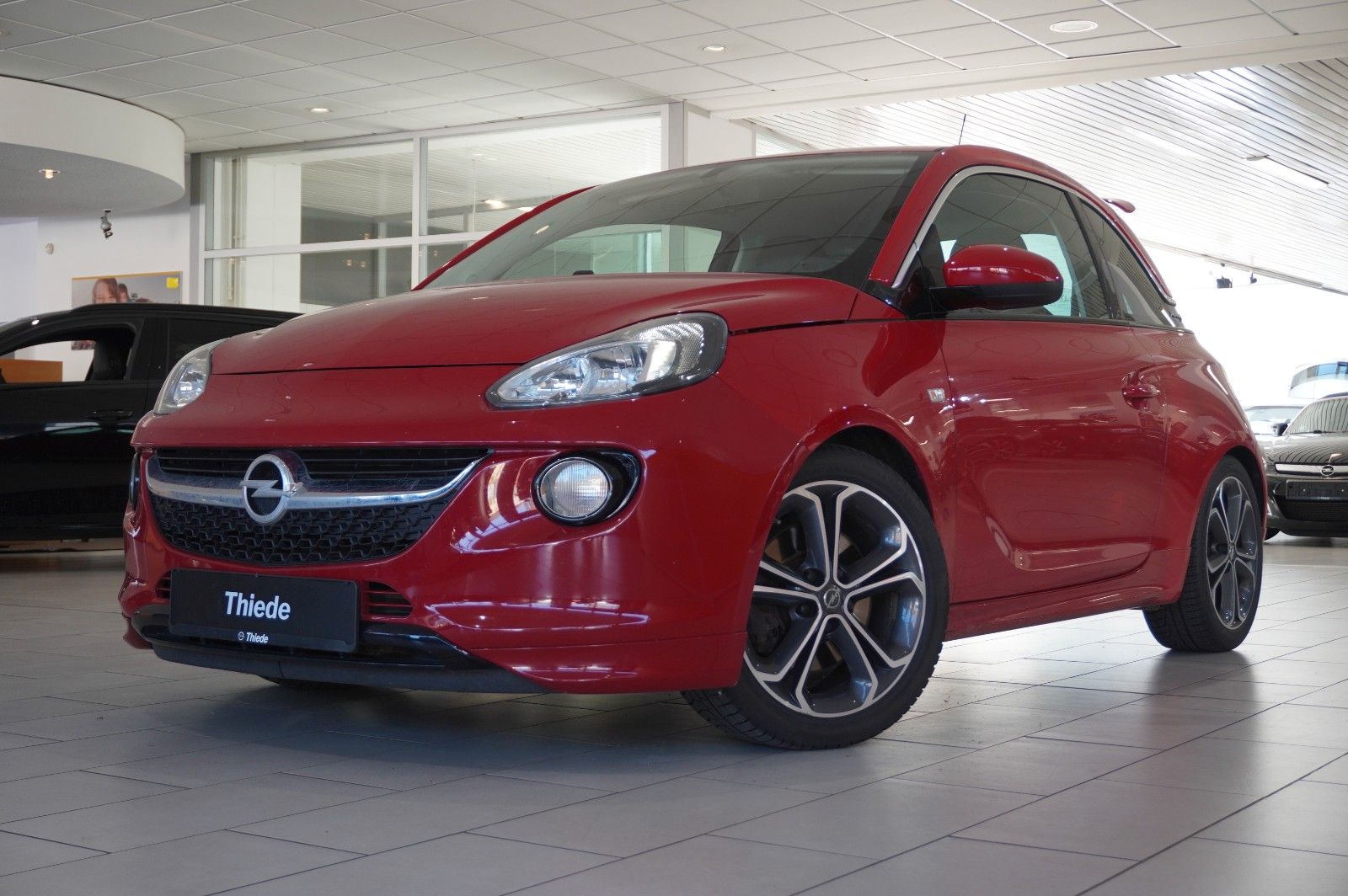 Fahrzeugabbildung Opel Adam S 1.4T SPORT NAVI/LED/SHZ/TEMP./OPC/PDC/USB