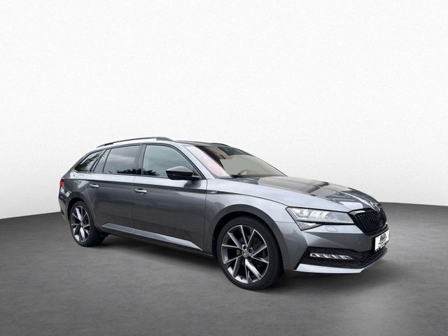 Superb Combi 2.0TDI Sportline 4x4 KAM+NAVI+ACC