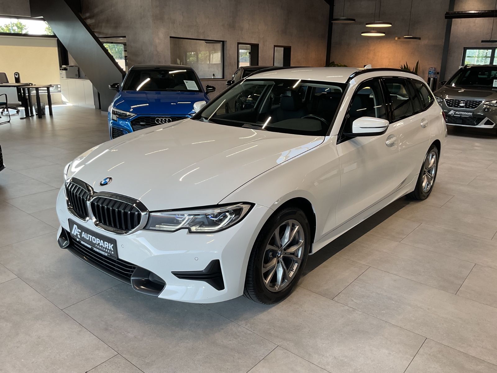 BMW 320d Touring xDr. Sport Line AHK Laserl. LiveC.