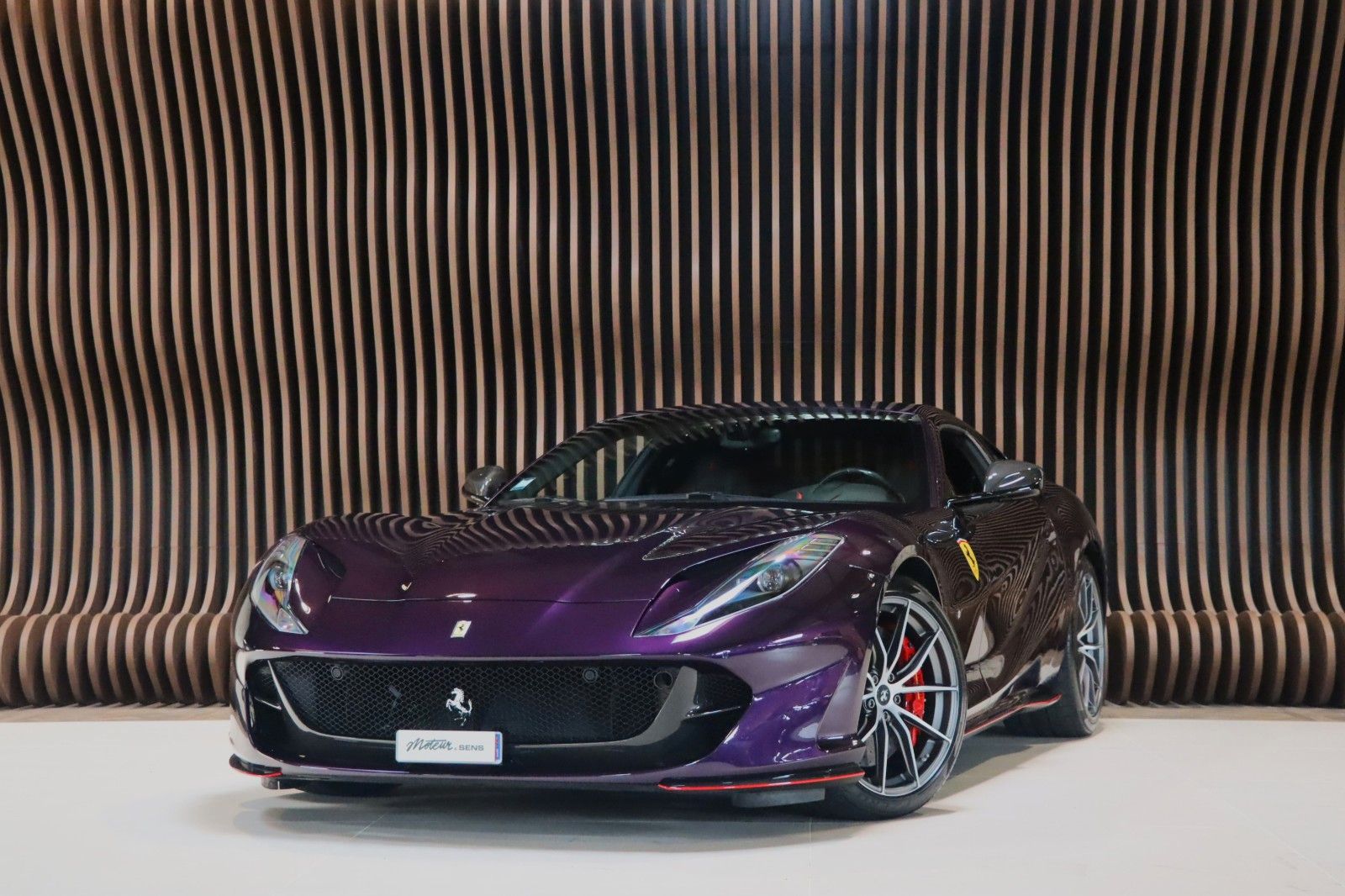 FERRARI 812