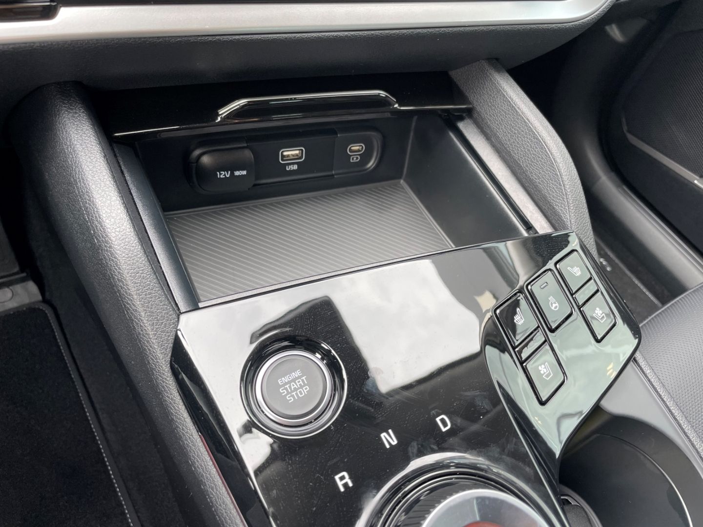 Fahrzeugabbildung Kia Sportage Plug-in Hybrid 4WD LED Klimasitze Kamer