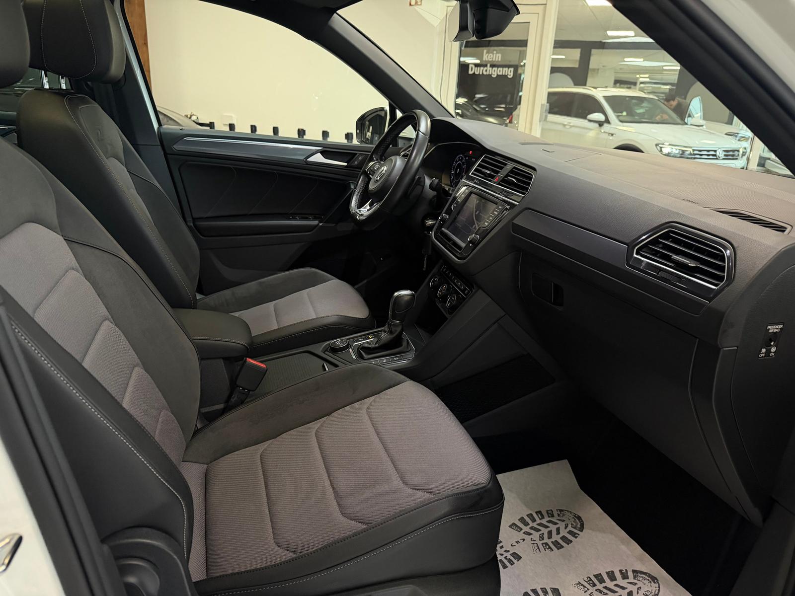 Volkswagen Tiguan 2.0 TSI R-Line 220PS 4M DSG Pano ACC LED