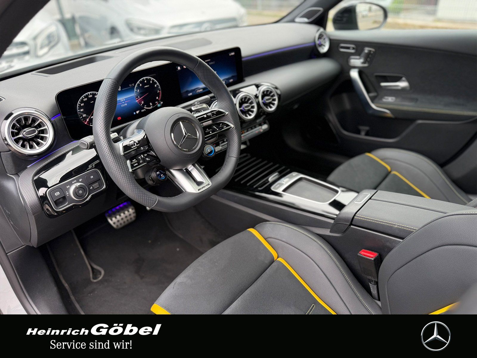 Fahrzeugabbildung Mercedes-Benz AMG A 45 S HEAD-UP*PANO*BURMESTER*PERFORMENCE*
