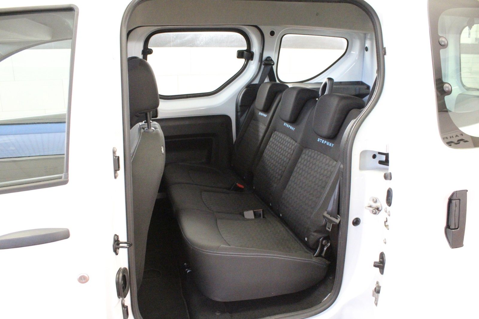 Fahrzeugabbildung Dacia Dokker TCe 115 Stepway *Navi*Klima*Shz