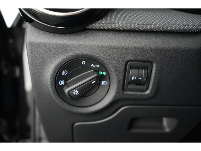 Fabia DRIVE PLUS TSI DSG+BLUETOOTH+SITZ-/LENKRAD