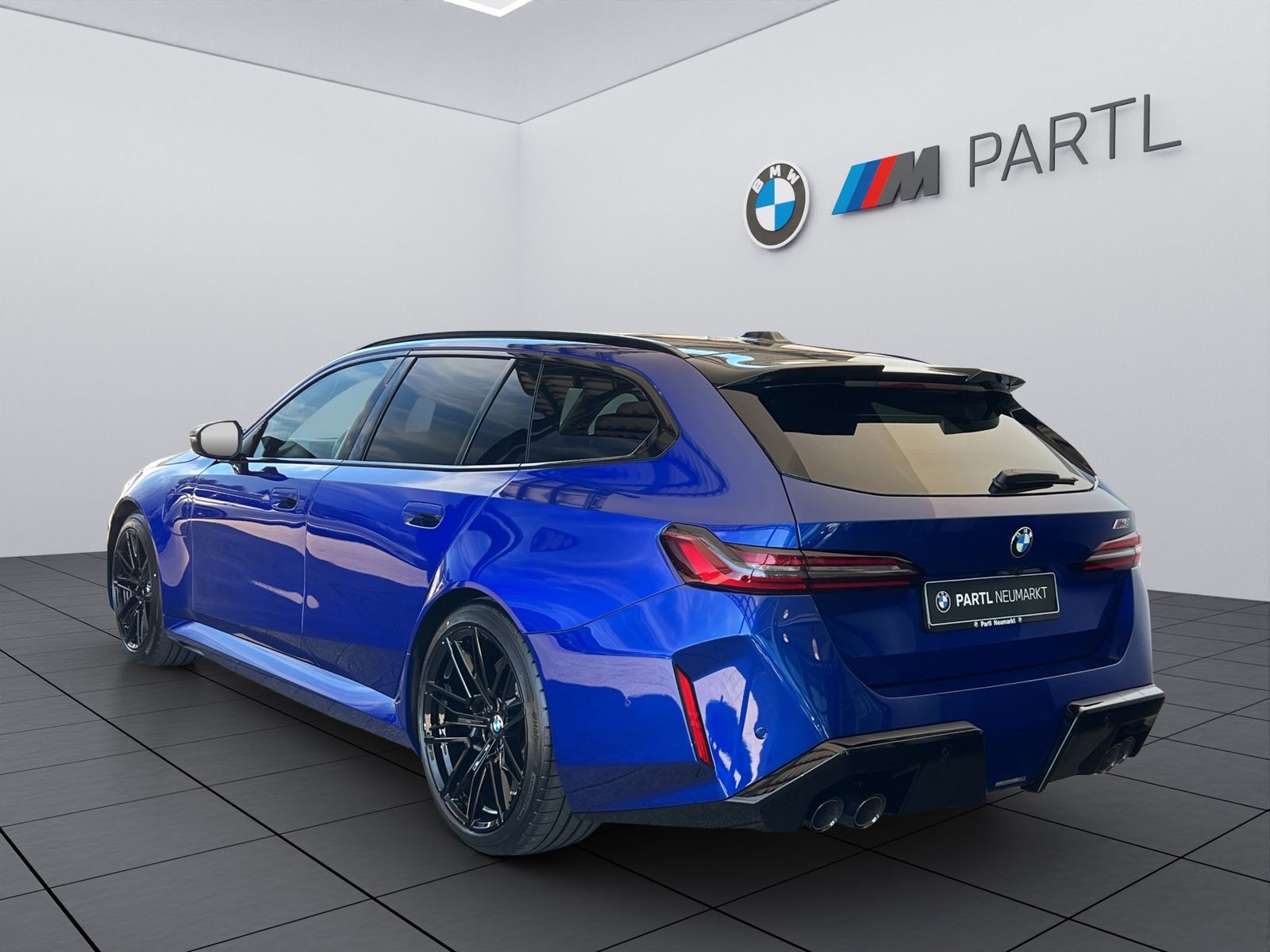 BMW M5 Touring M-DriversP. ACC 360° Pano B&W AHK imagem 3