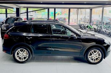 Porsche Cayenne - 3