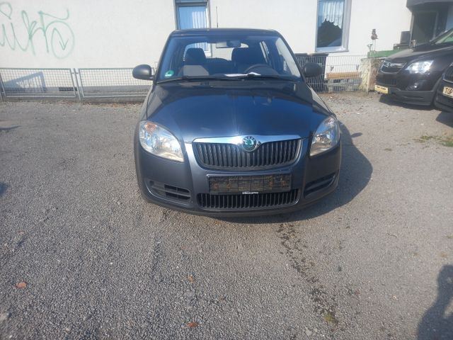 Skoda Fabia Basis    1 ,2