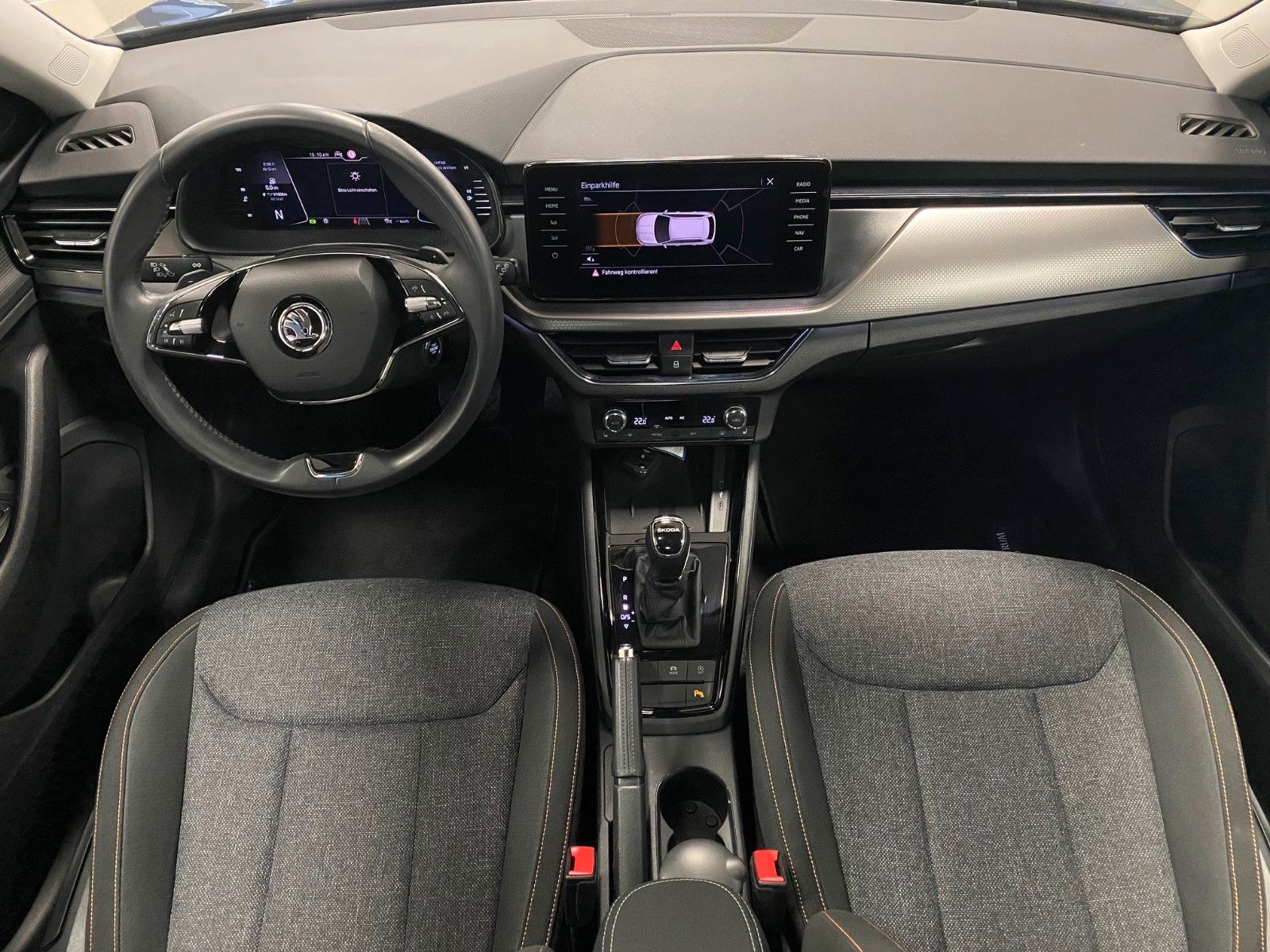 Fahrzeugabbildung SKODA Kamiq 1.5 TSI CLEVER+NAVI+Rück.KAMERA+ALLWETTER+