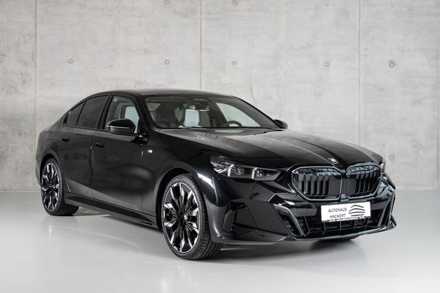 BMW 540d xDrive M Sportpaket Panorama Bo&Wi Stock!