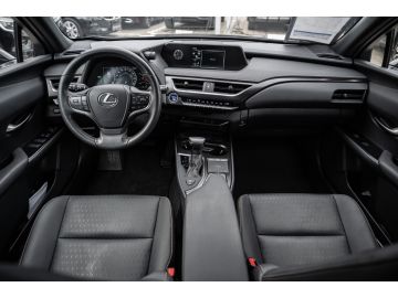 Lexus UX - 8