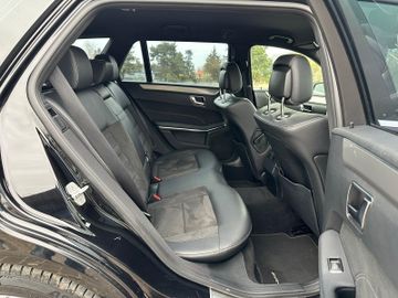 Mercedes E 300 - 11