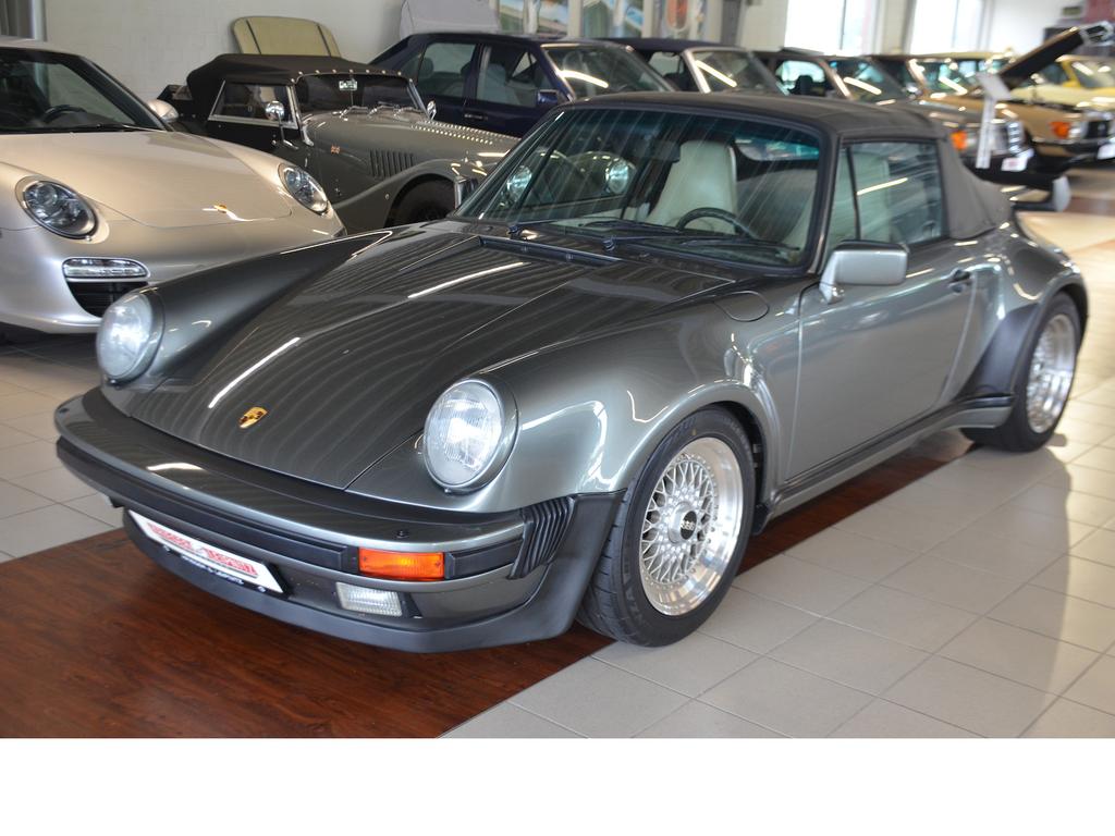 Porsche 930