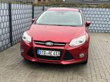 Ford Focus Lim. Titanium *Scheckheft gepflegt* - Ford Focus aus 2011: Limousine