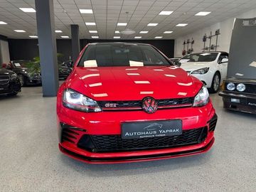 Volkswagen Golf - 6