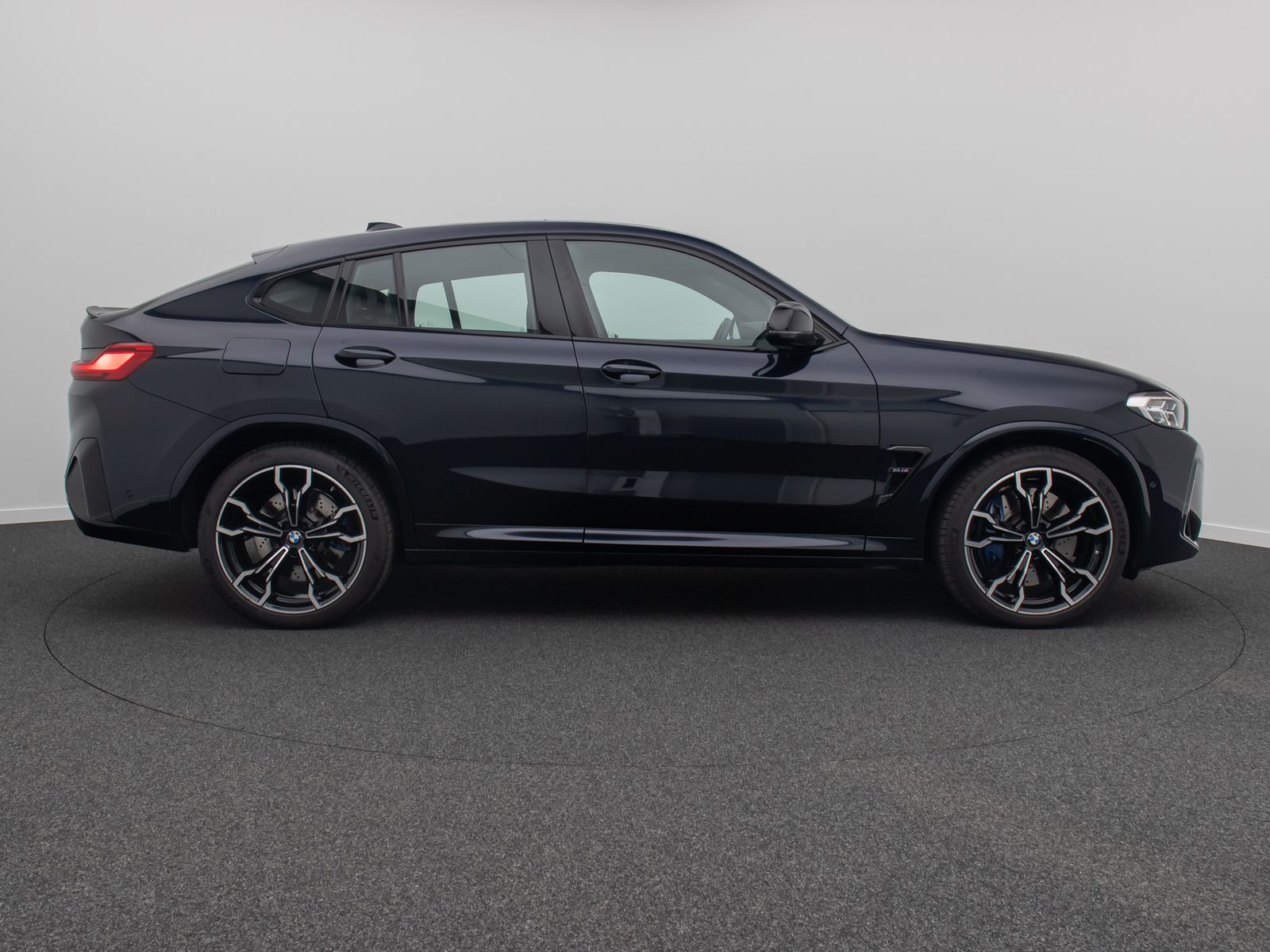 Fahrzeugabbildung BMW X4 M Competition HUD Kamera DAB Panorama 21Zoll