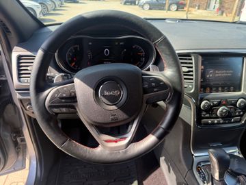Jeep Grand Cherokee - 11