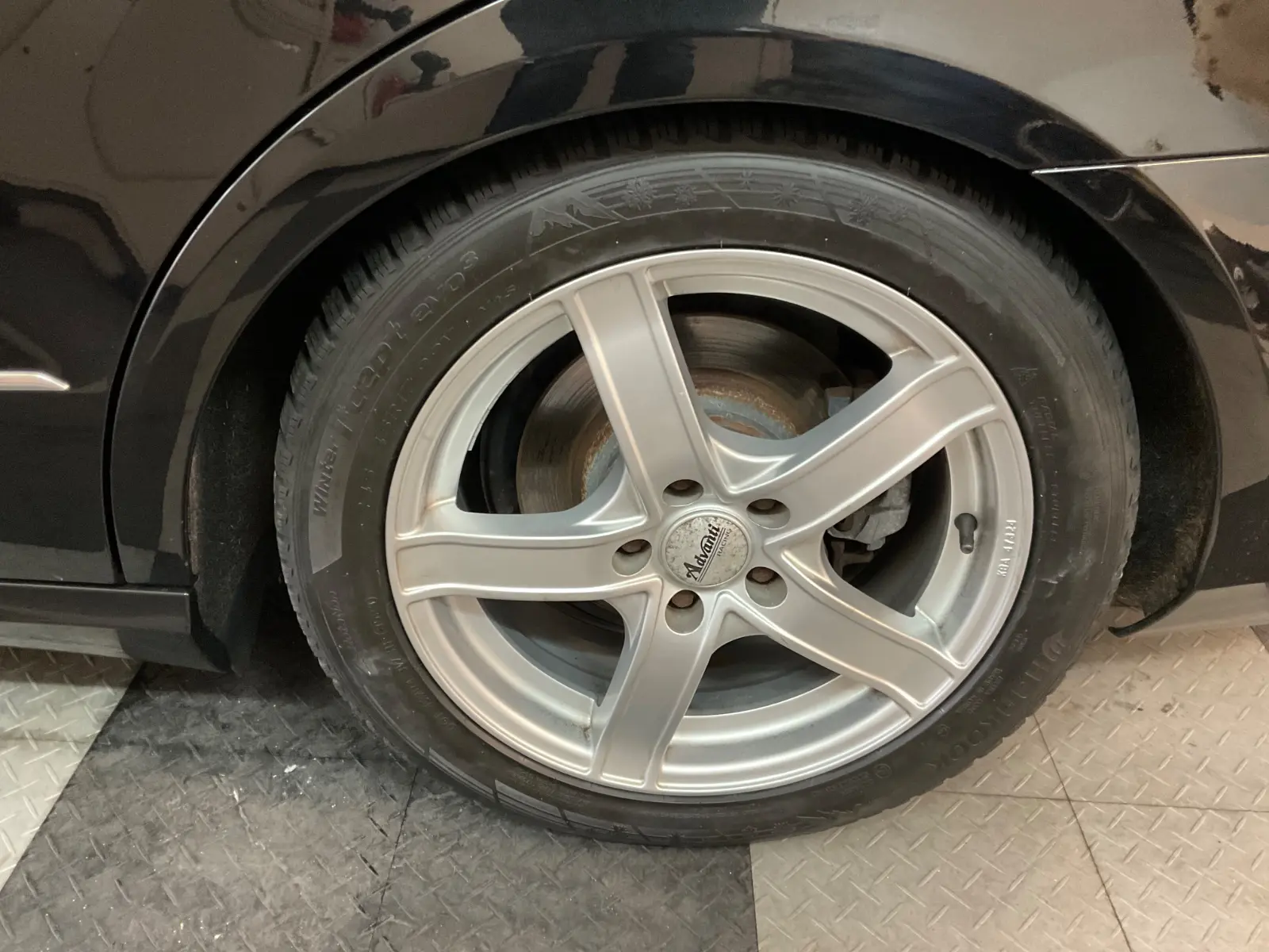 Mercedes-Benz E220 2011 — photo 14