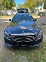 Mercedes-Benz 250 - blaue Mercedes-Benz 250