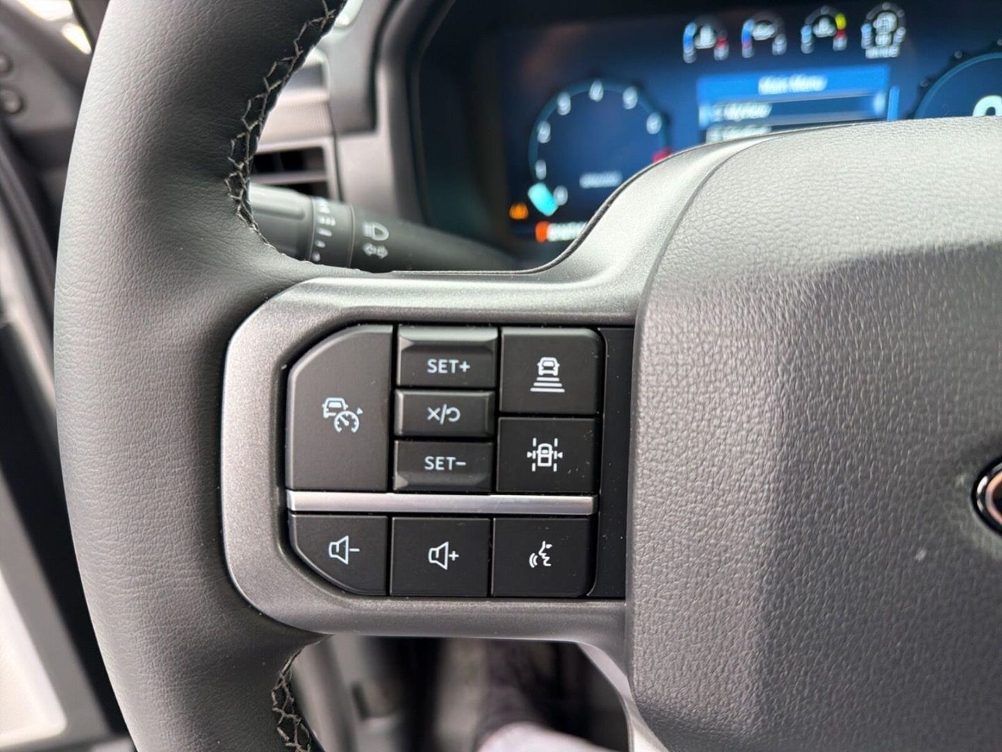 Fahrzeugabbildung Ford F 150 Lariat Black MY25 5,0-V8 4x4 SuperCrew-Vol