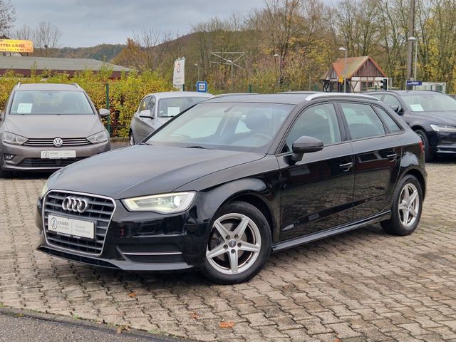 Audi A3 1.6 TDI Sportback / Navi / Bi Xenon / SHZ /