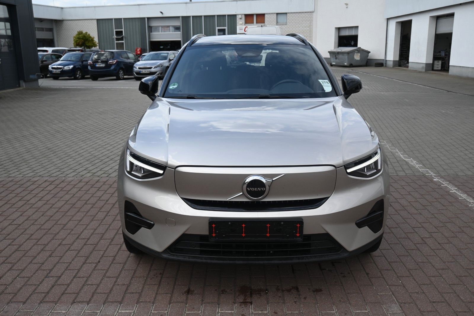 Fahrzeugabbildung Volvo XC40 BEV Plus Single Motor*2WD*WP*RW: 460 KM*