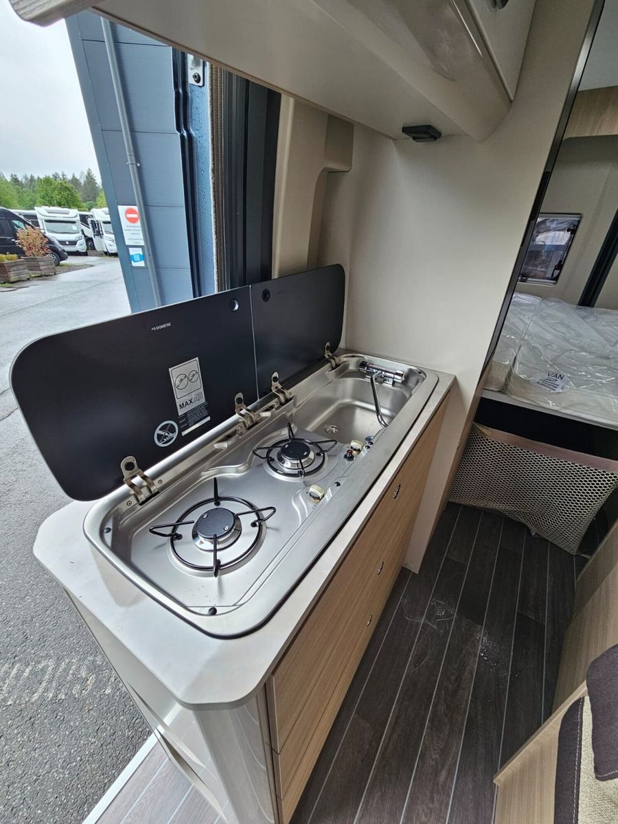 Fahrzeugabbildung Forster Vantasy FV599HB Autom.140PS